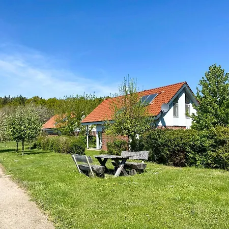 Wiesengefluester W10 - Mit Sauna, Kamin Und Garten * Röbel