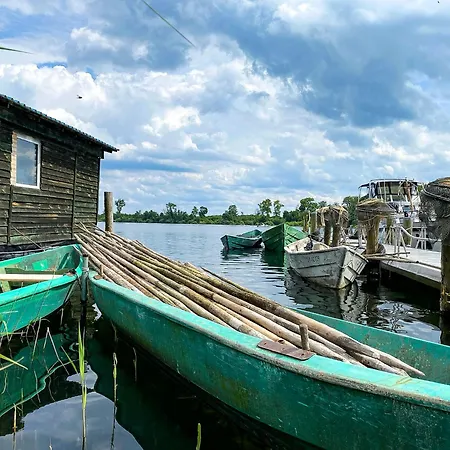 Wiesengefluester W10 - Mit Sauna, Kamin Und Garten Feriehus Röbel